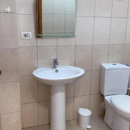 Apartman Spacious And Modern 3 Bdr For Families & Groups *